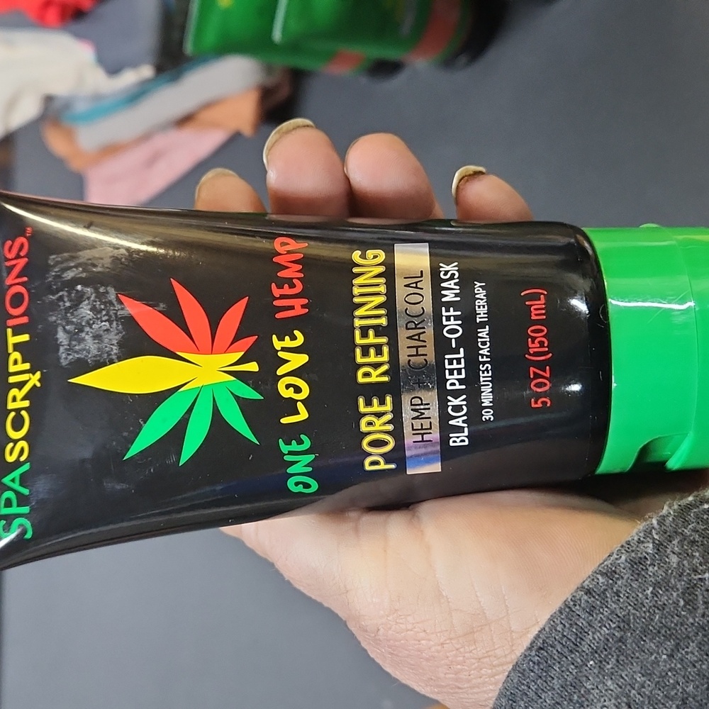 Spascriptions Pore Refining Black Peel-Off Mask